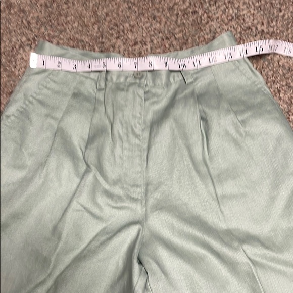 Vintage 90s 100% linen high rise pleated Light mint Shorts - Picture 3 of 7